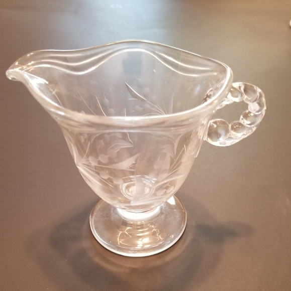 Vintage etched glass footed creamer - Picture 1 of 6